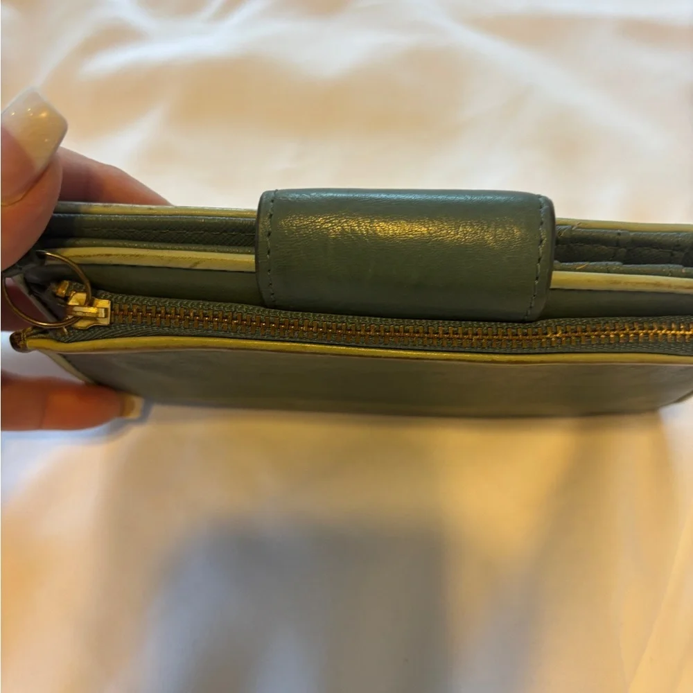 Vintage Fossil Logan‎ RFID tab clutch wallet in green leather